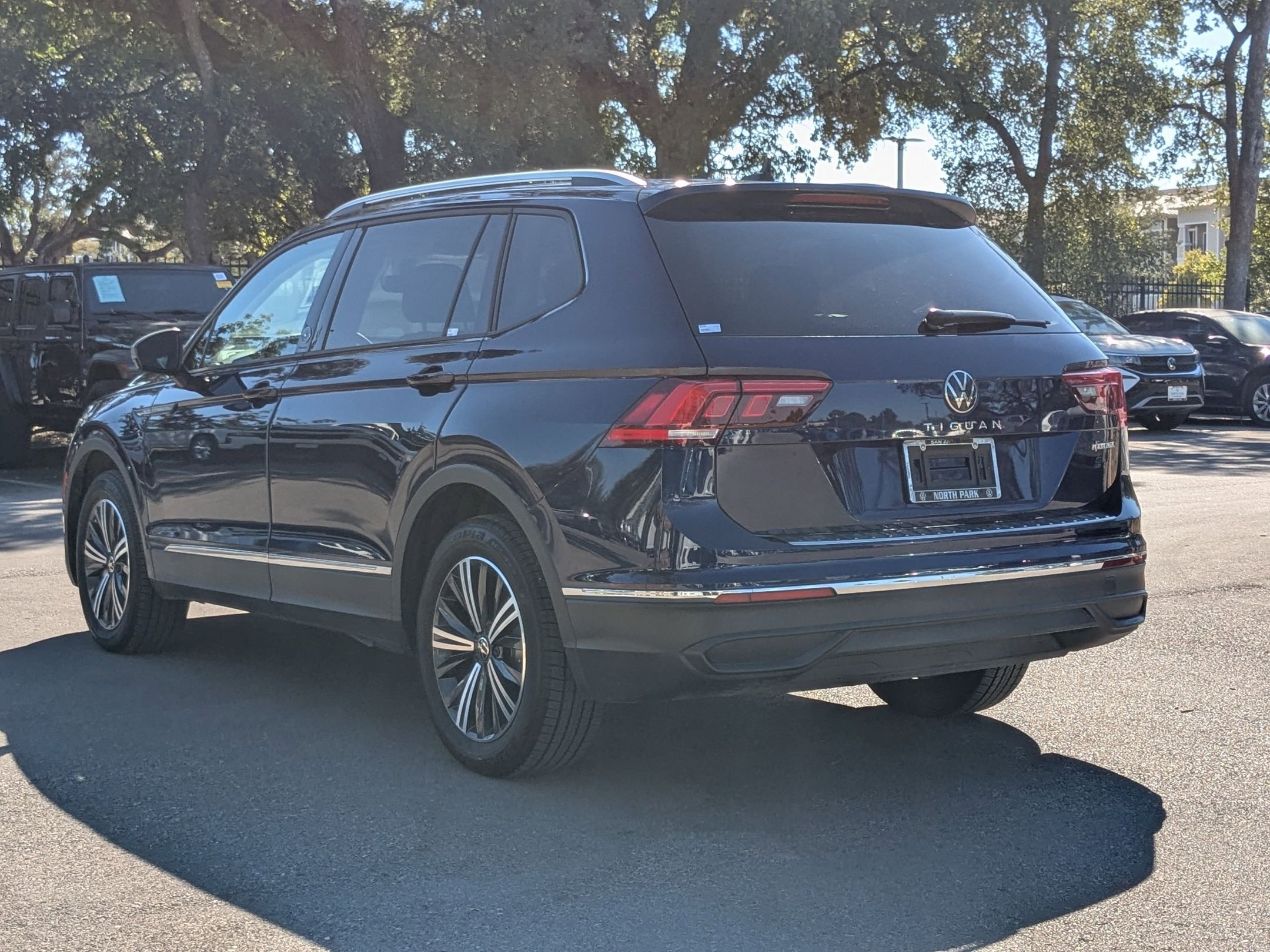 2024 Volkswagen Tiguan Wolfsburg Edition photo 4