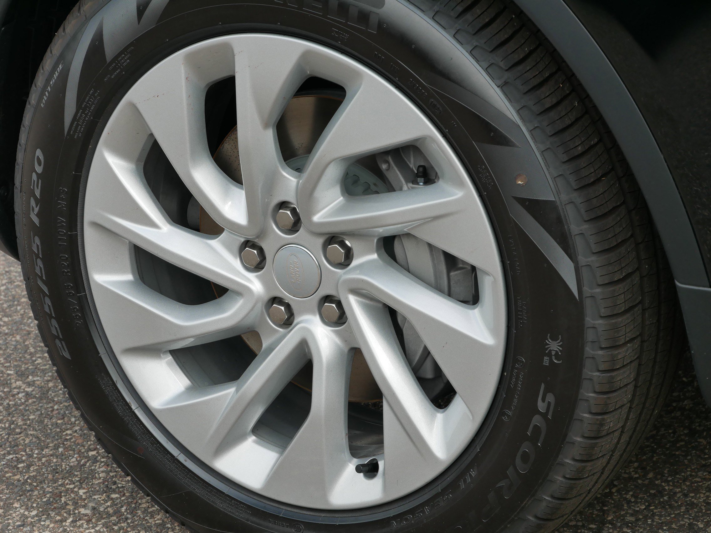 2025 Land Rover Discovery S photo 3