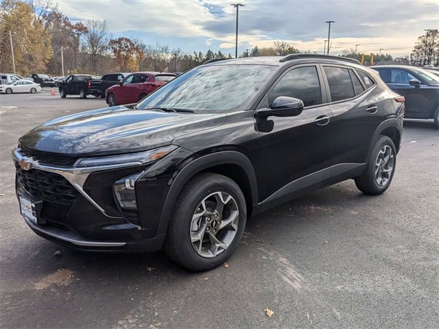 2026 Chevrolet Trax LT photo 4