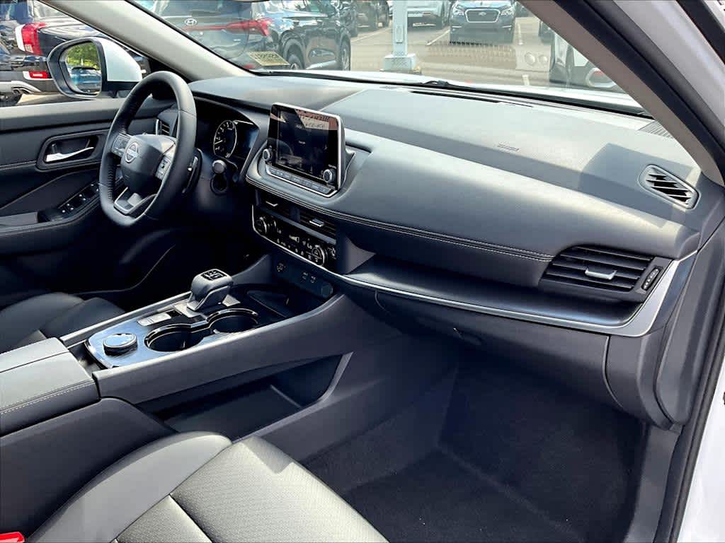 2026 Nissan Rogue SV photo 8