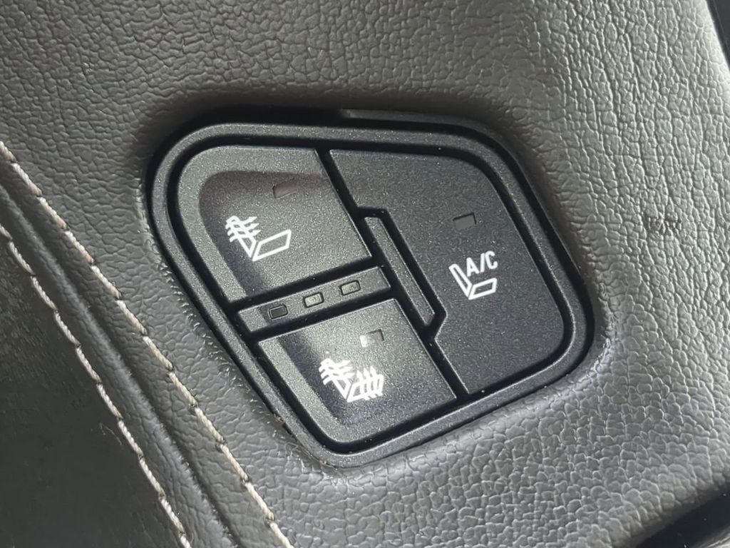 2016 Chevrolet Tahoe LTZ photo 23