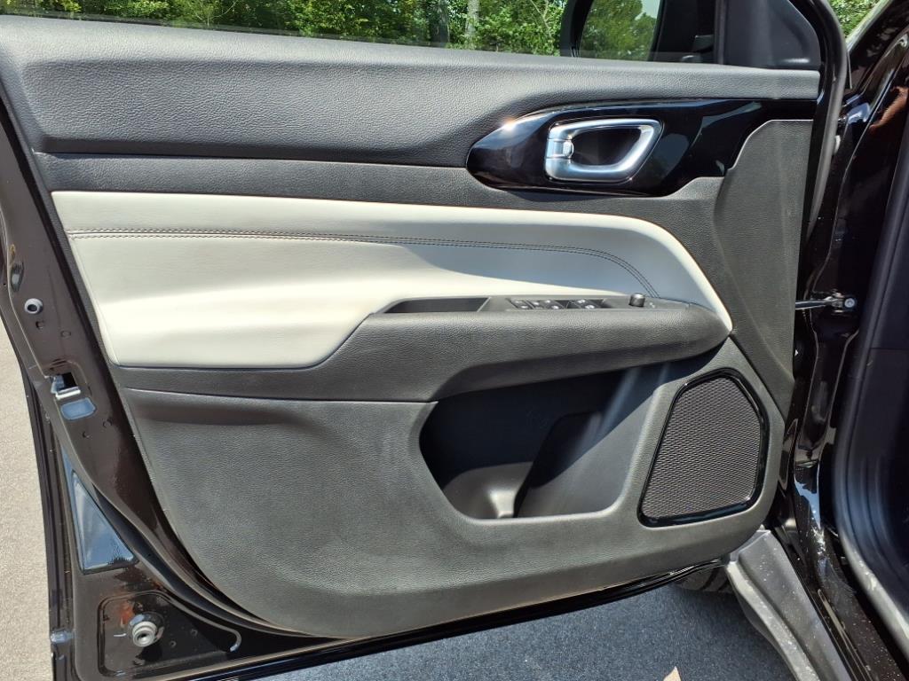 2025 Jeep Compass Limited photo 2