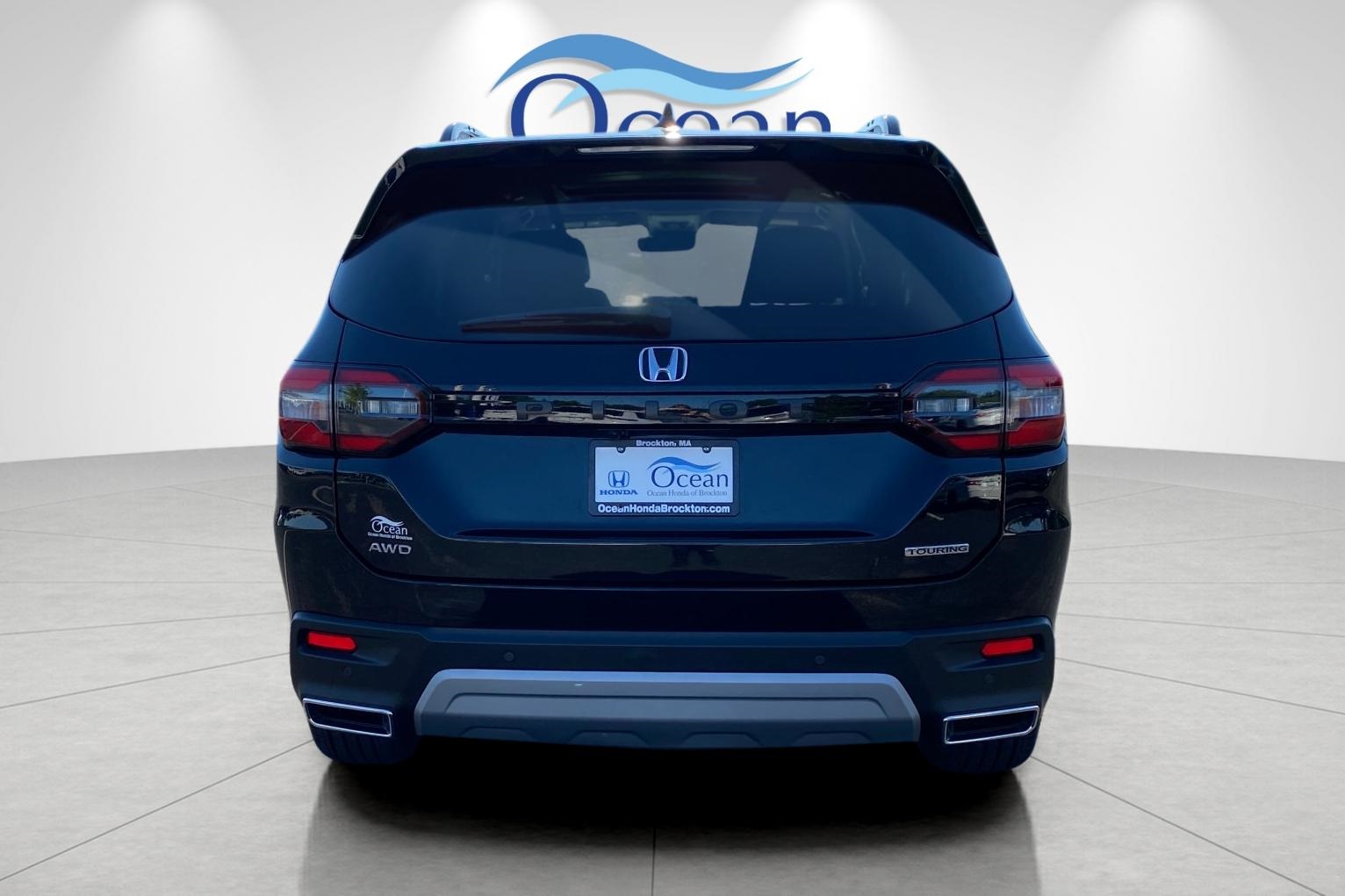 2023 Honda Pilot Touring photo 3