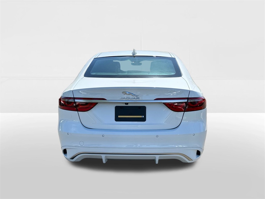 2024 Jaguar XF P300 R-Dynamic SE photo 3