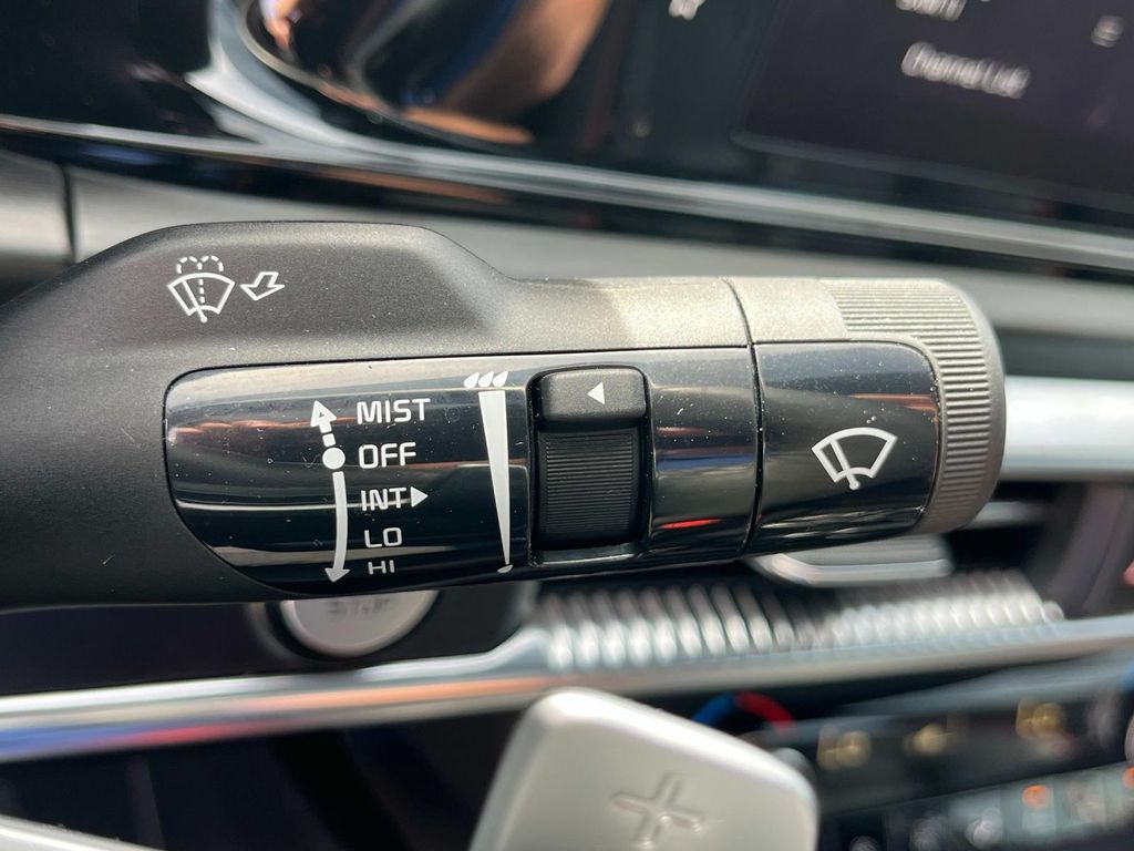 2024 Kia K5 GT photo 21