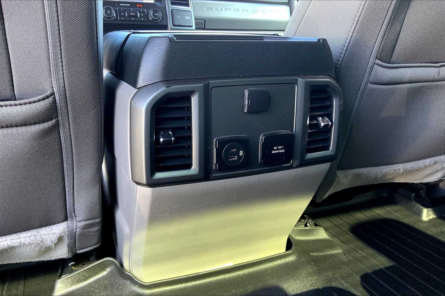 2020 Ford F-250 XLT photo 32