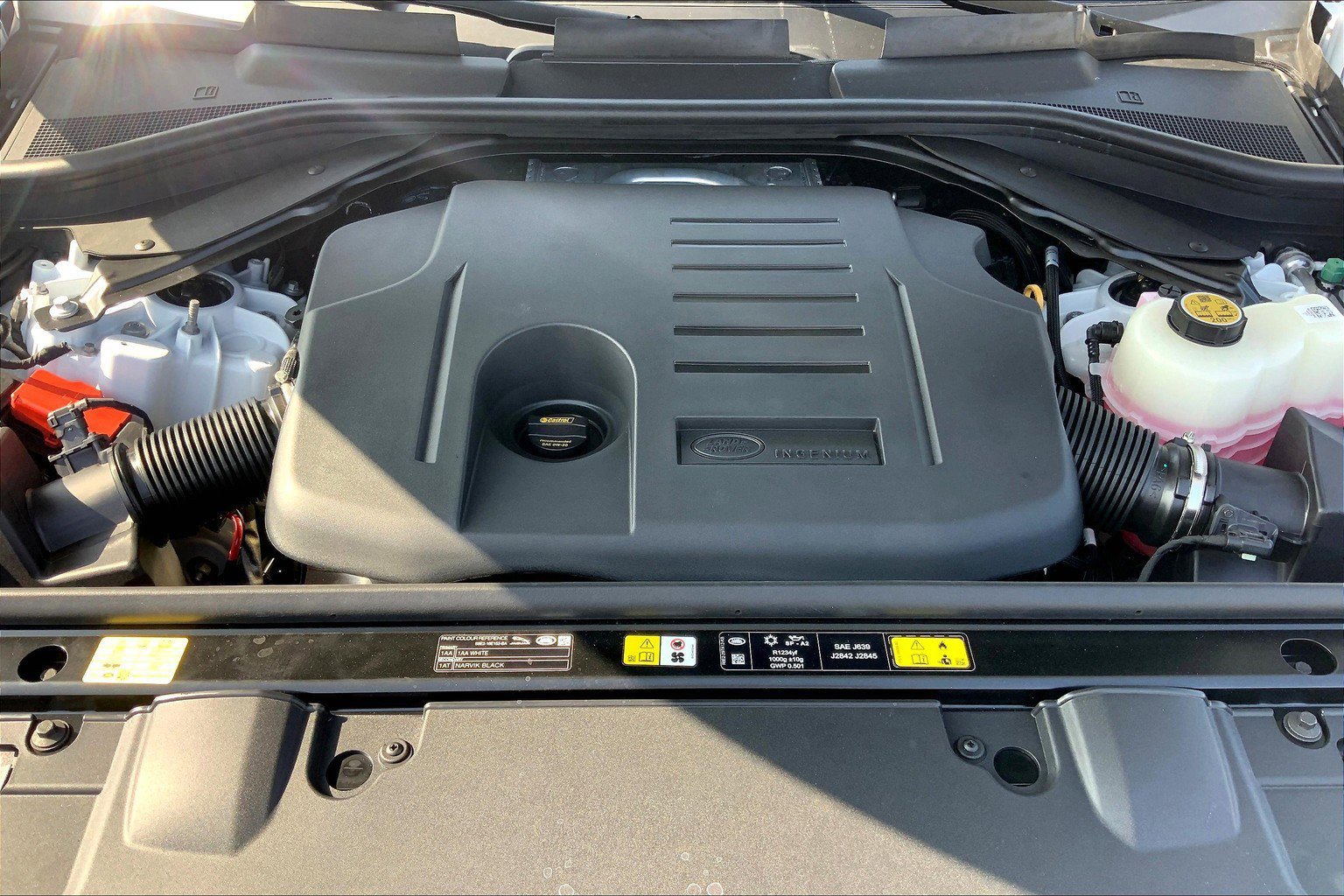 2025 Land Rover Range Rover SE photo 7