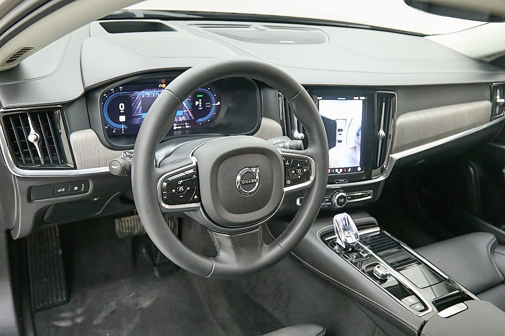 2024 VOLVO S90 - Image 12