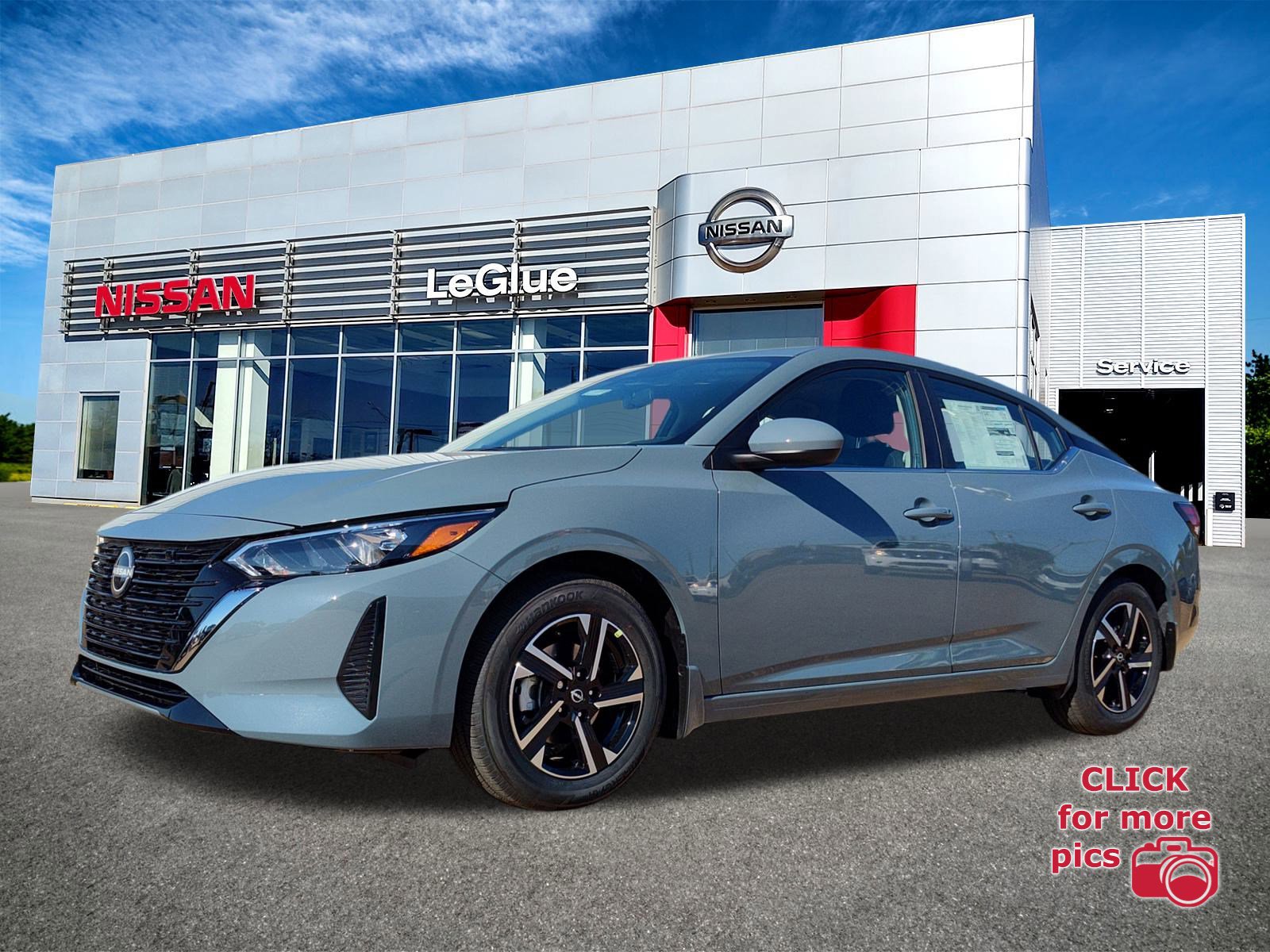 2025 Nissan Sentra SV's photo