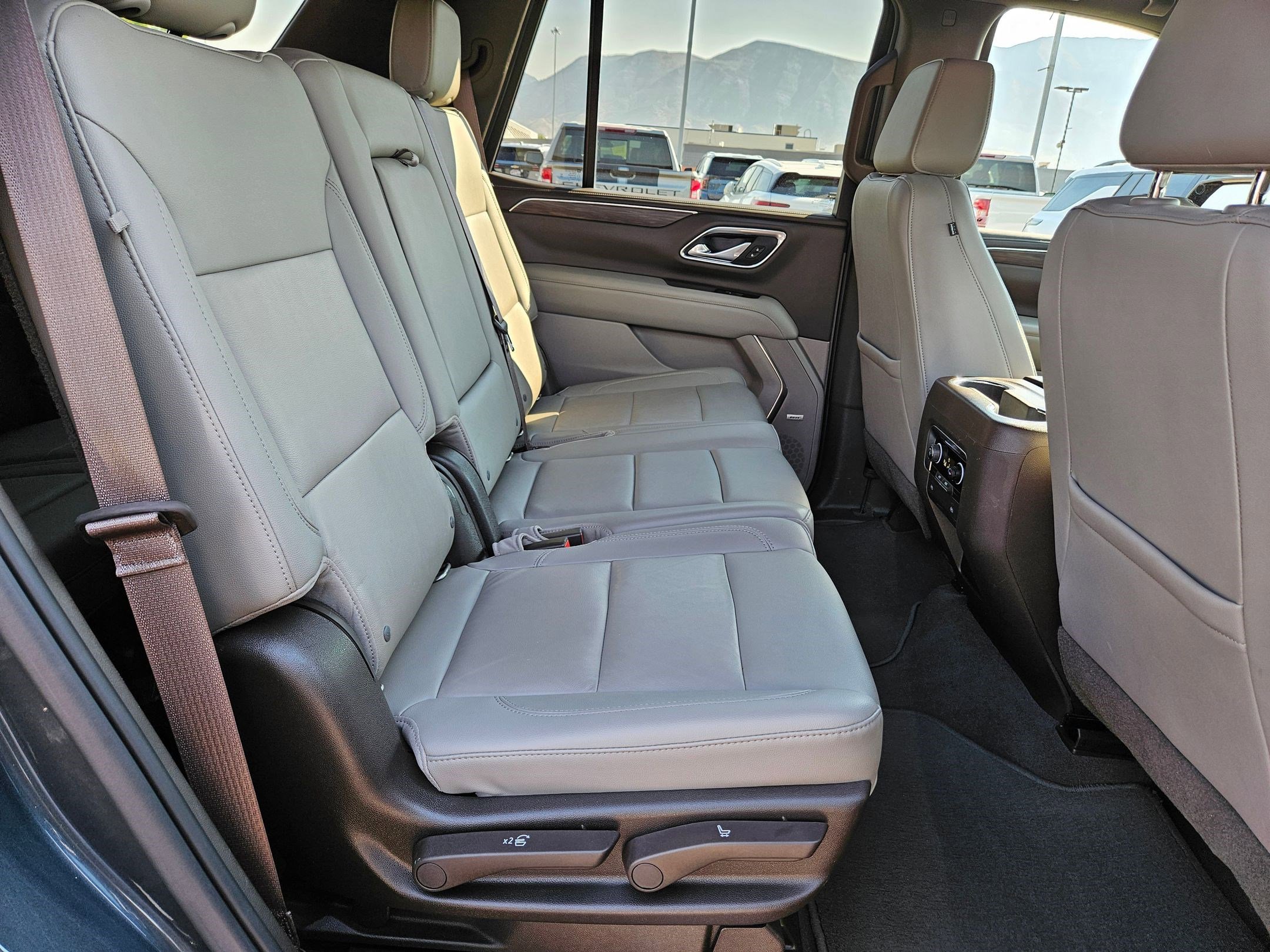 2021 Chevrolet Tahoe LT photo 22