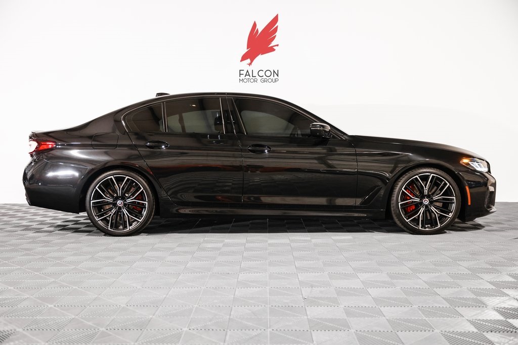 2023 BMW 5 Series M550i's photo