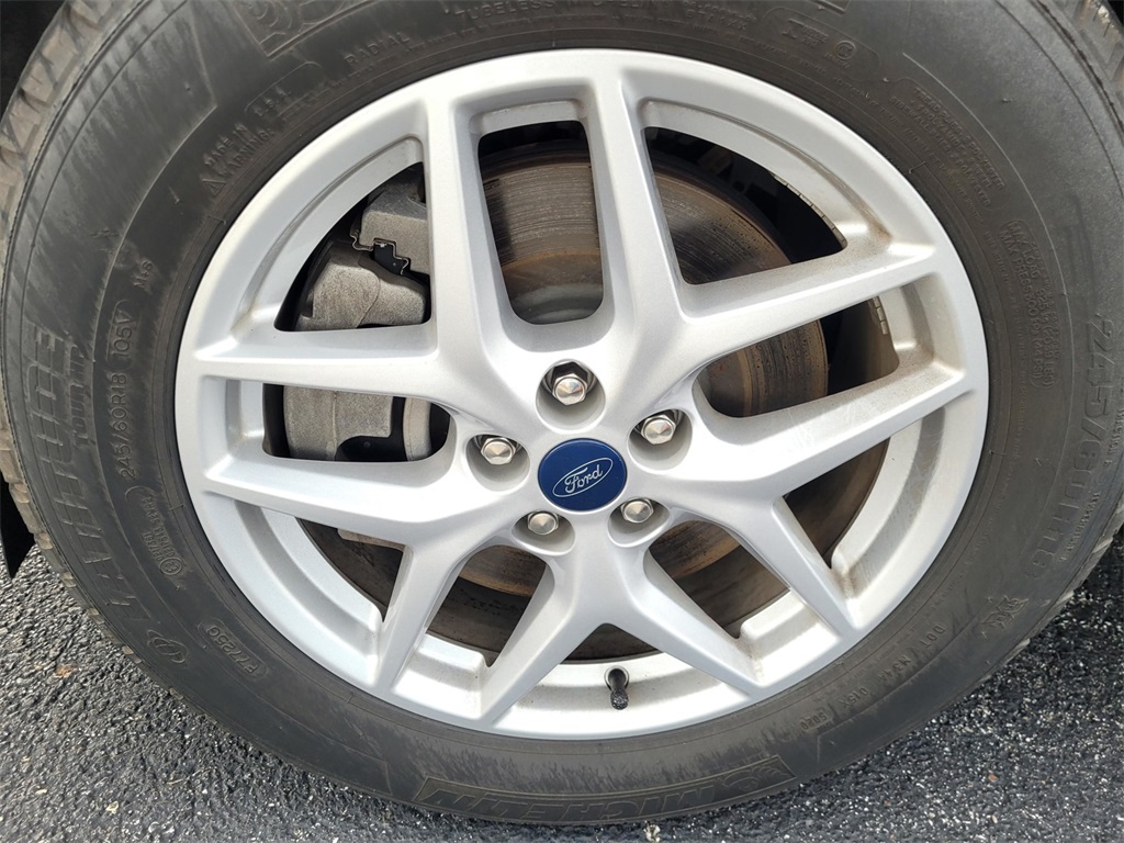 2021 Ford Edge SEL photo 12