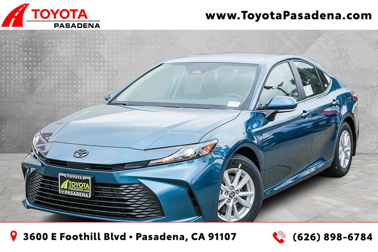 2026 Toyota Camry LE's photo