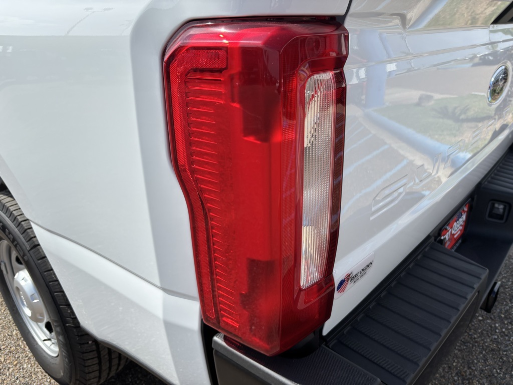 2026 Ford F-350 XL photo 7