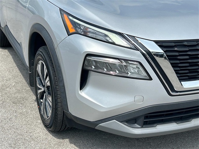 2021 Nissan Rogue SV photo 4