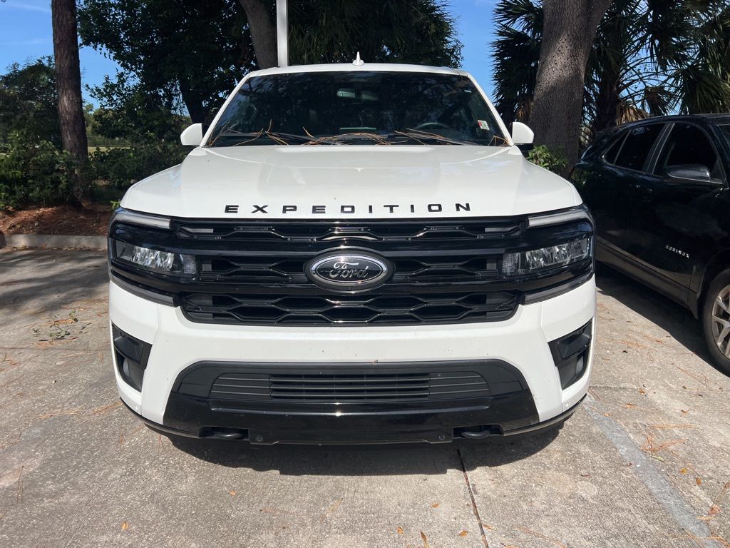 2023 Ford Expedition Limited photo 2
