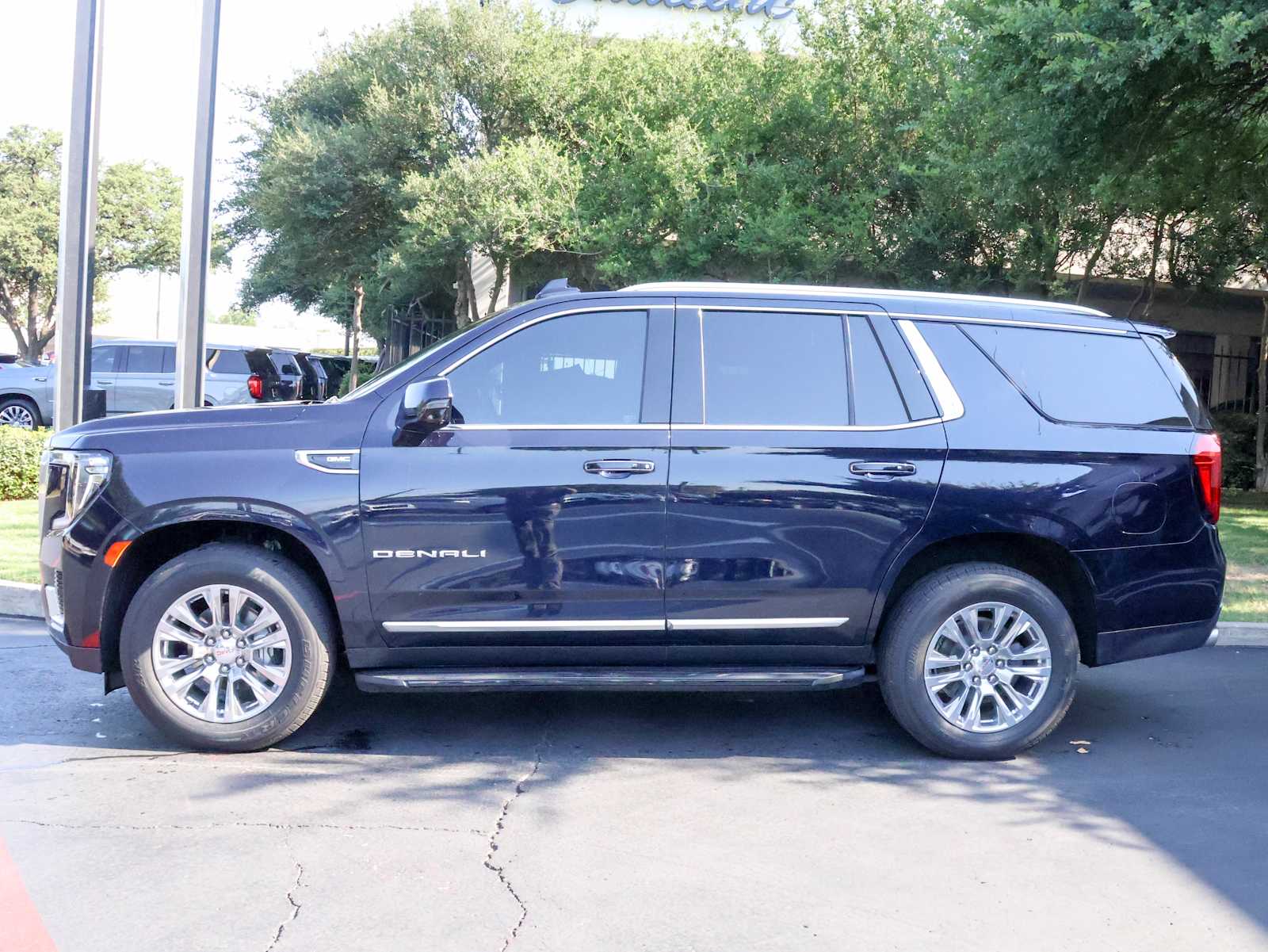 2021 Gmc Yukon Denali photo 4