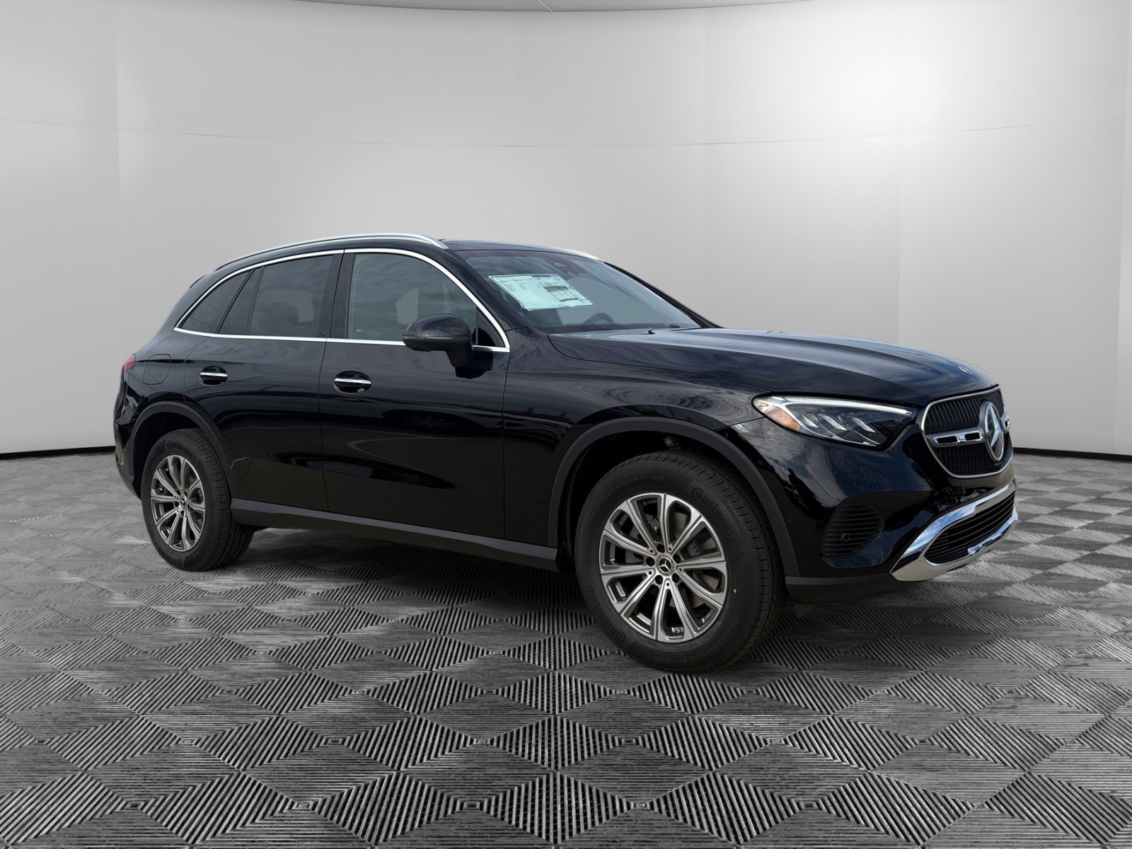 2026 Mercedes-Benz GLC Base's photo