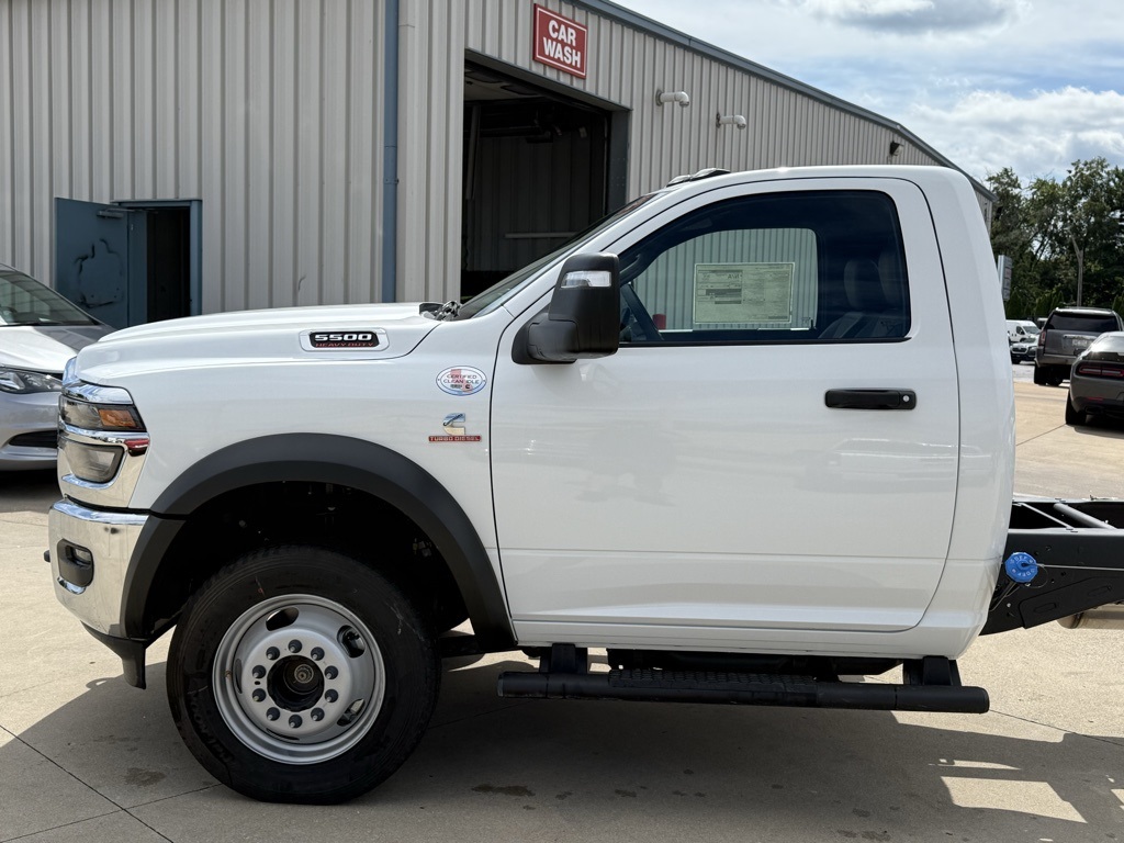 2026 Ram 5500 Tradesman photo 4