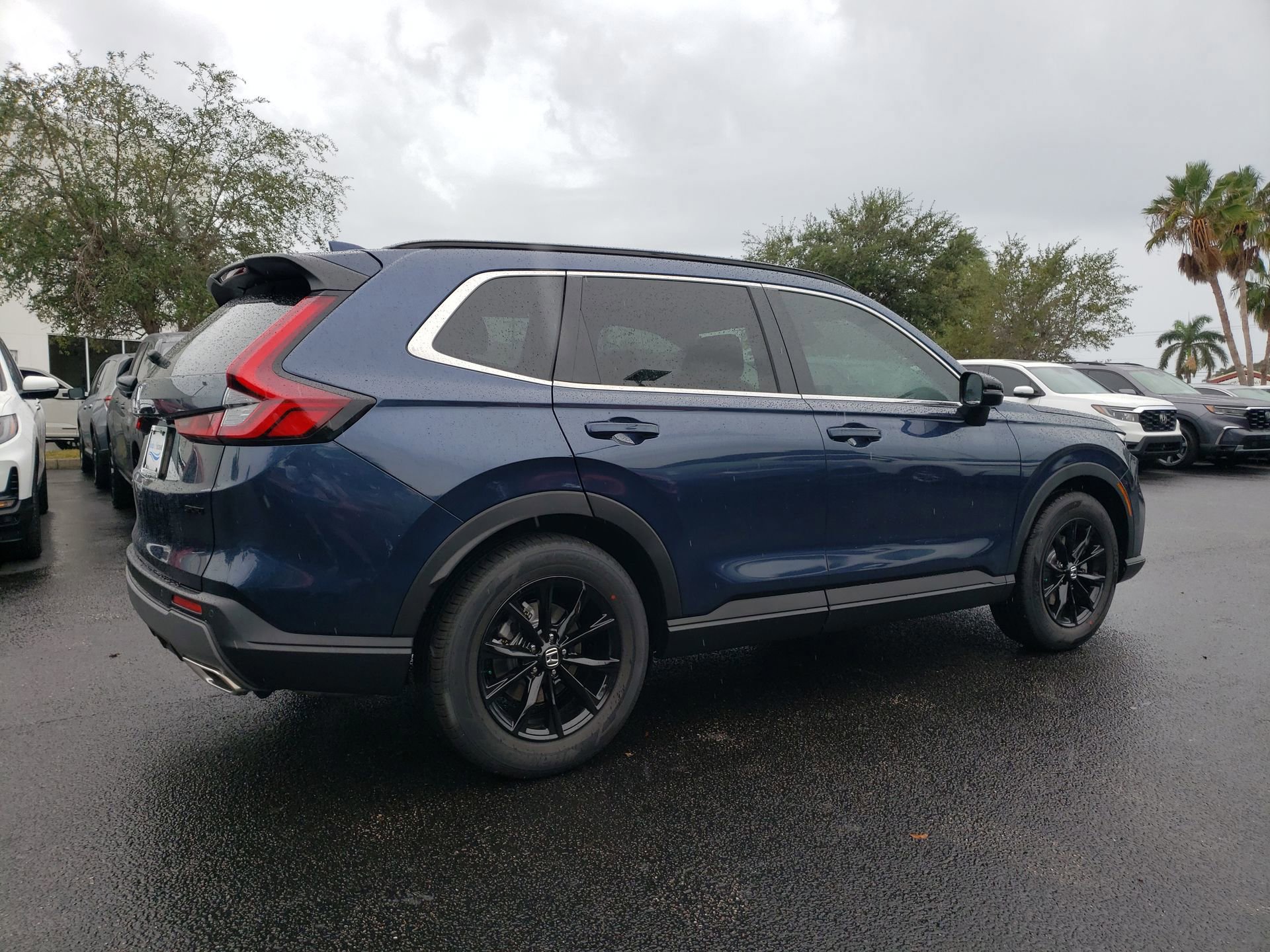 2025 Honda CR-V Hybrid Sport-L photo 4