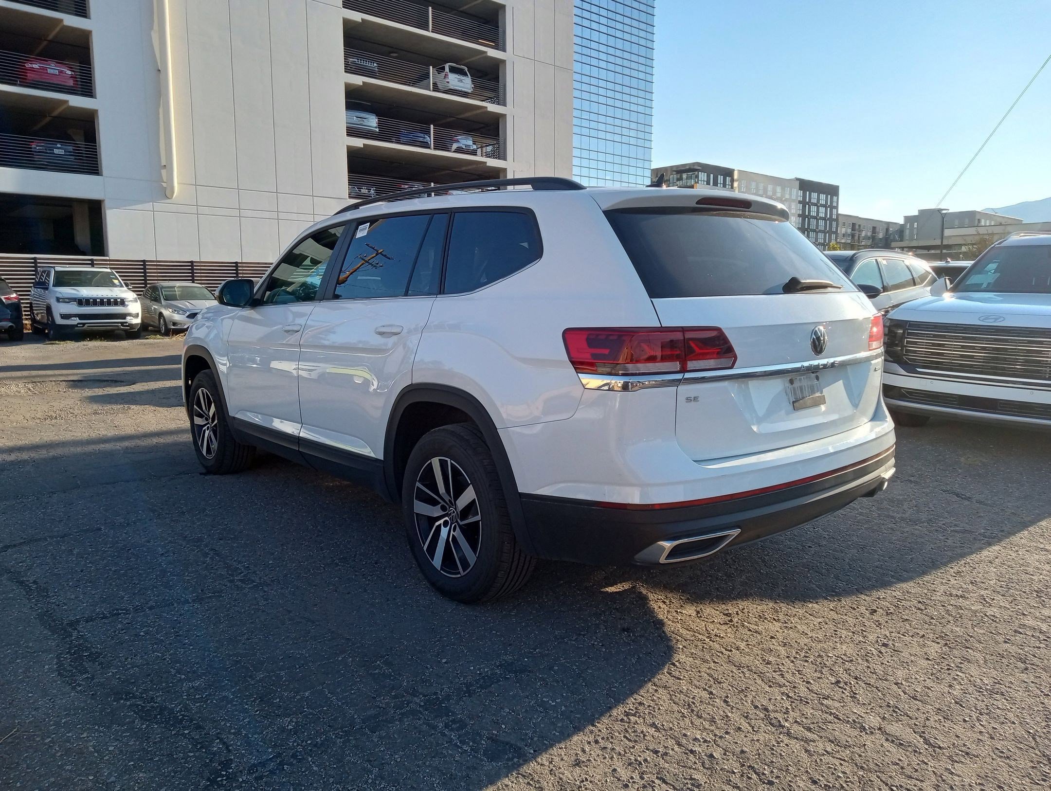 2023 Volkswagen Atlas SE photo 3