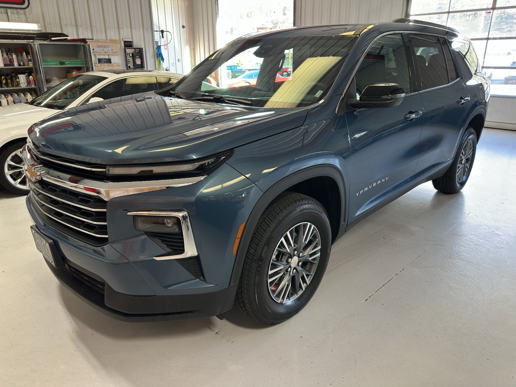 2026 Chevrolet Traverse LT's photo