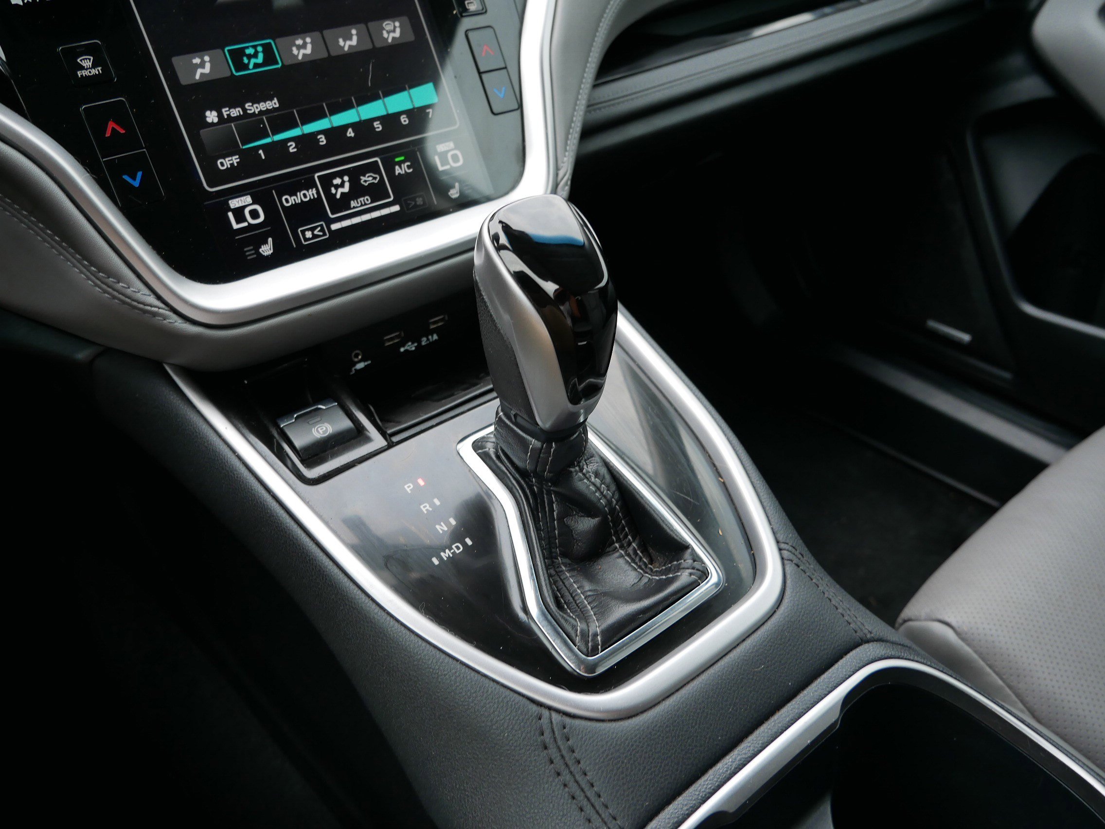 2020 Subaru Outback Limited photo 24