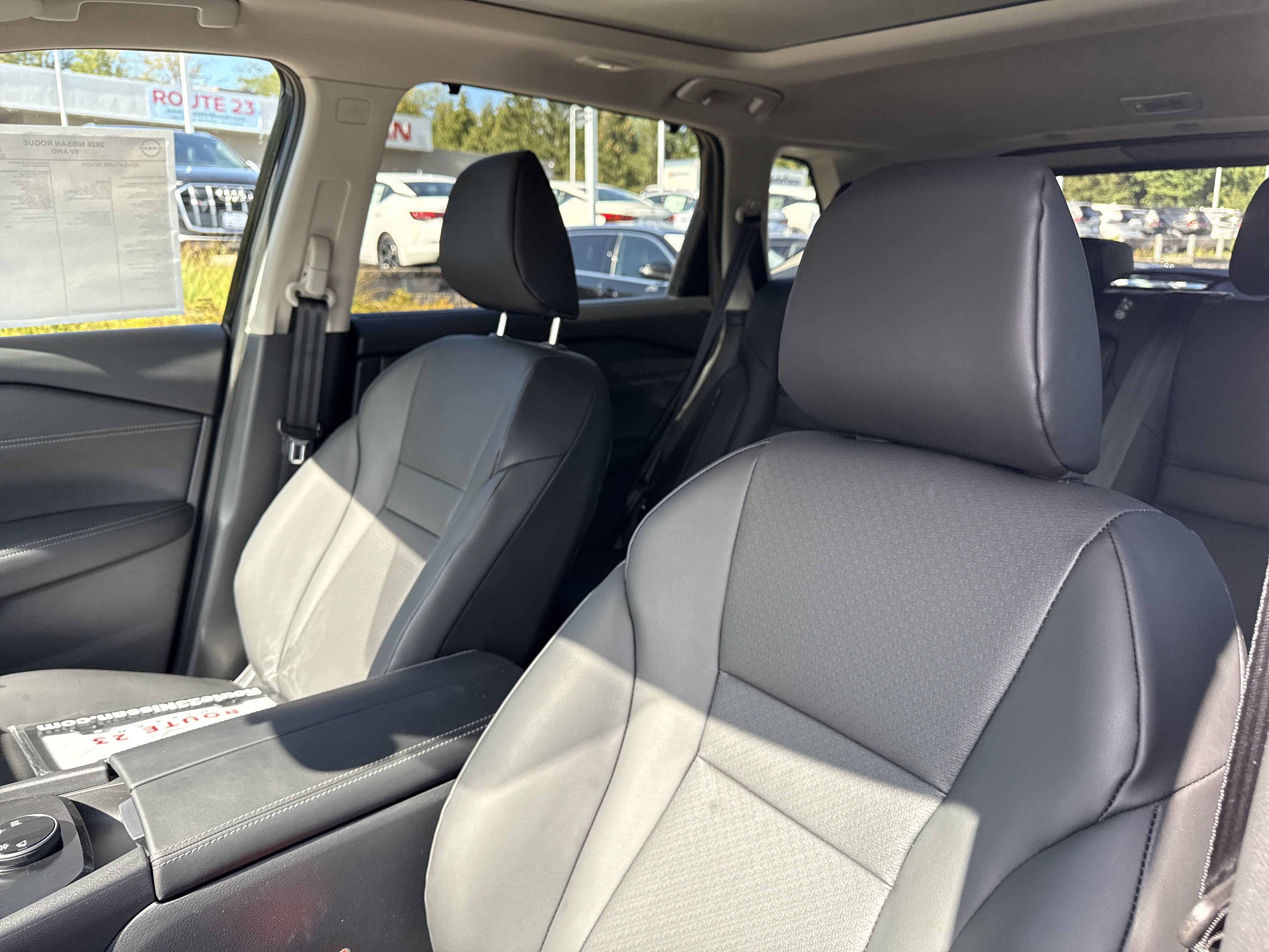 2026 Nissan Rogue SV photo 2