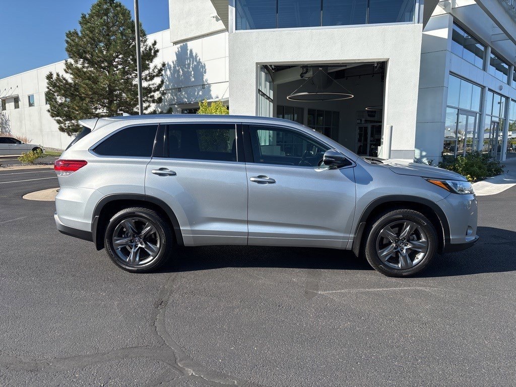 2017 Toyota Highlander Limited Platinum photo 6