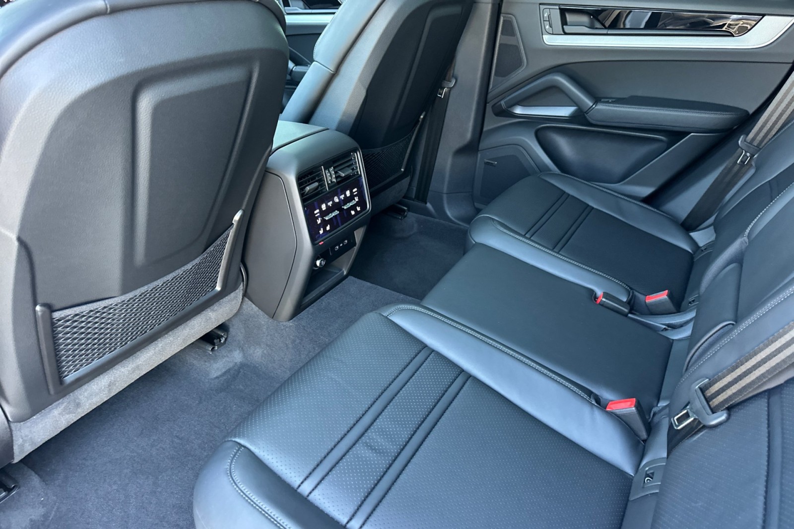 2026 Porsche Cayenne E-Hybrid Coupe photo 13