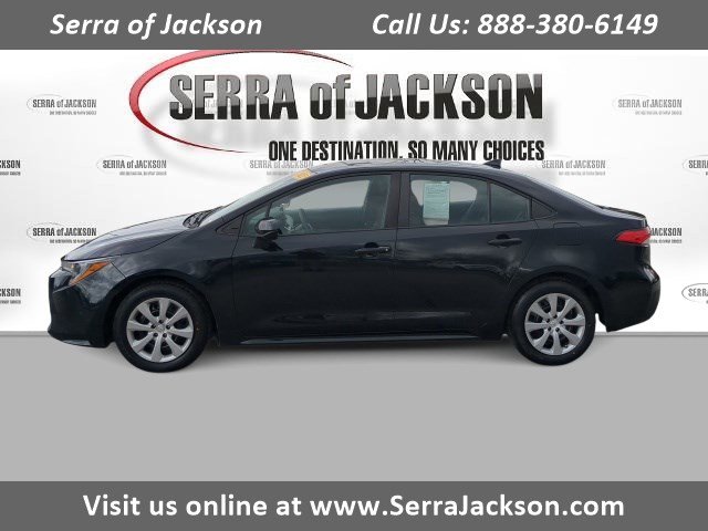 2022 Toyota Corolla LE's photo