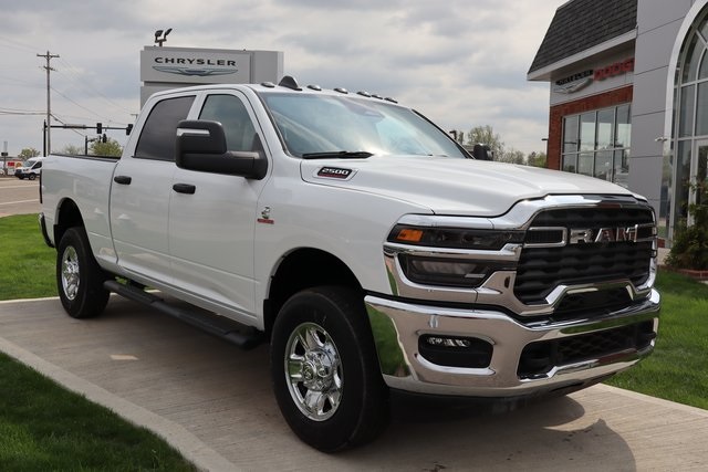 2025 Ram 2500 Tradesman photo 2