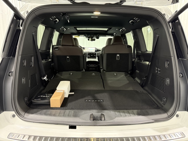 2026 Nissan Armada Platinum photo 14