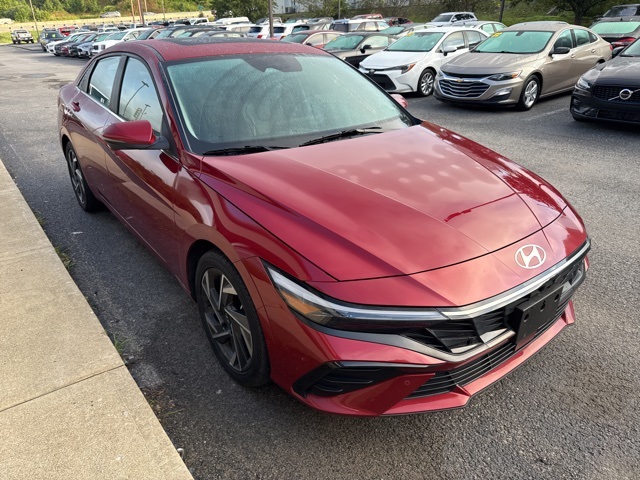 2024 Hyundai Elantra Limited photo 3