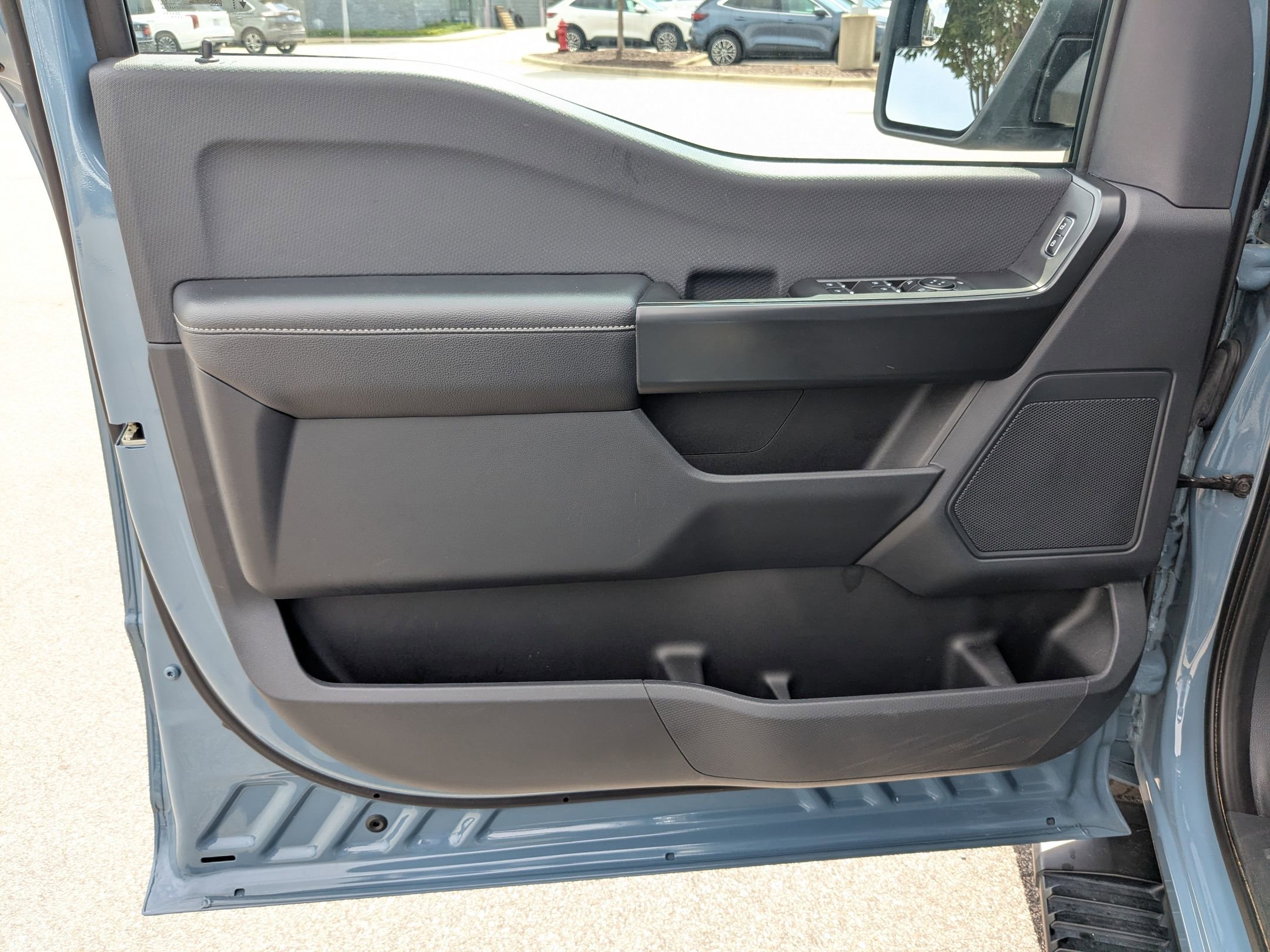 2023 Ford F-150 XL photo 12