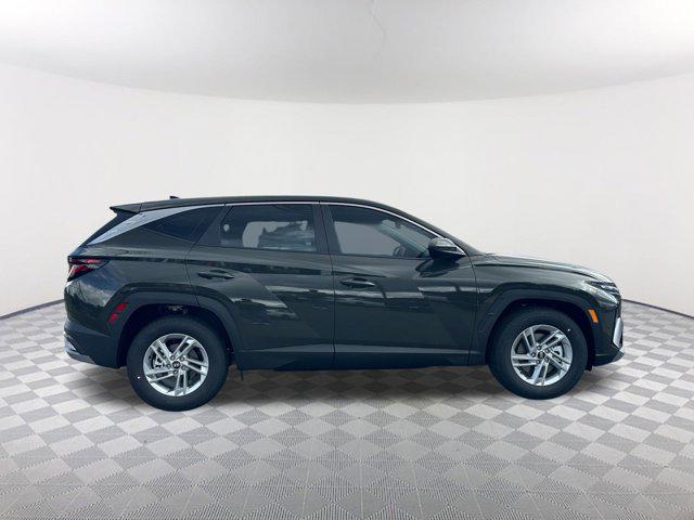 2025 Hyundai Tucson SE photo 3
