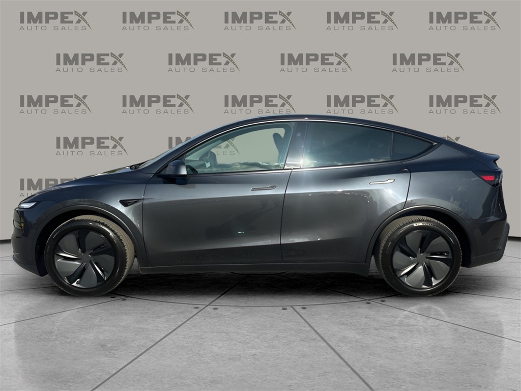 2026 Tesla Model Y Long Range photo 2