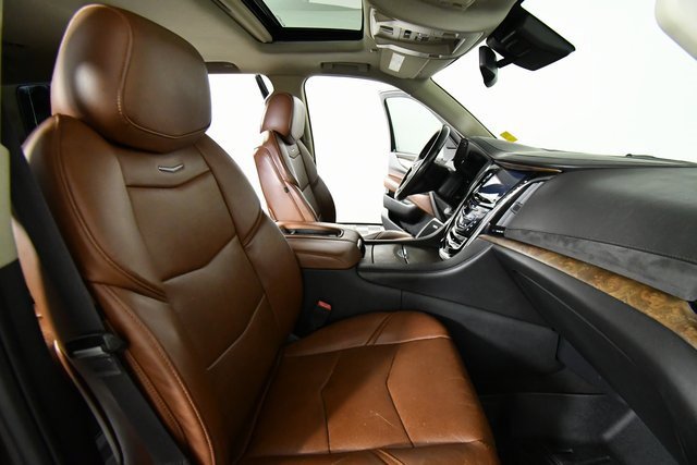 2016 Cadillac Escalade Luxury photo 20