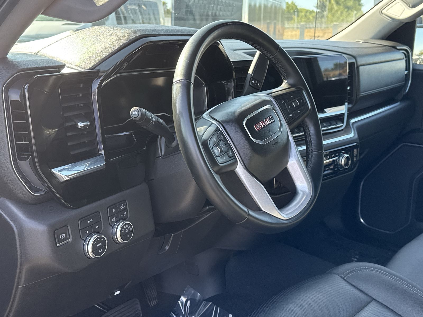 2023 Gmc Sierra 1500 SLT photo 2