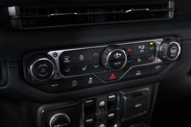 2025 Jeep Gladiator Sport photo 10