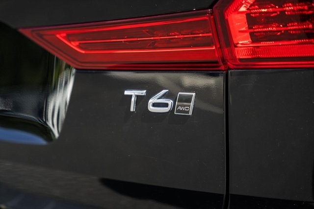 2018 Volvo XC60 T6 Momentum photo 4