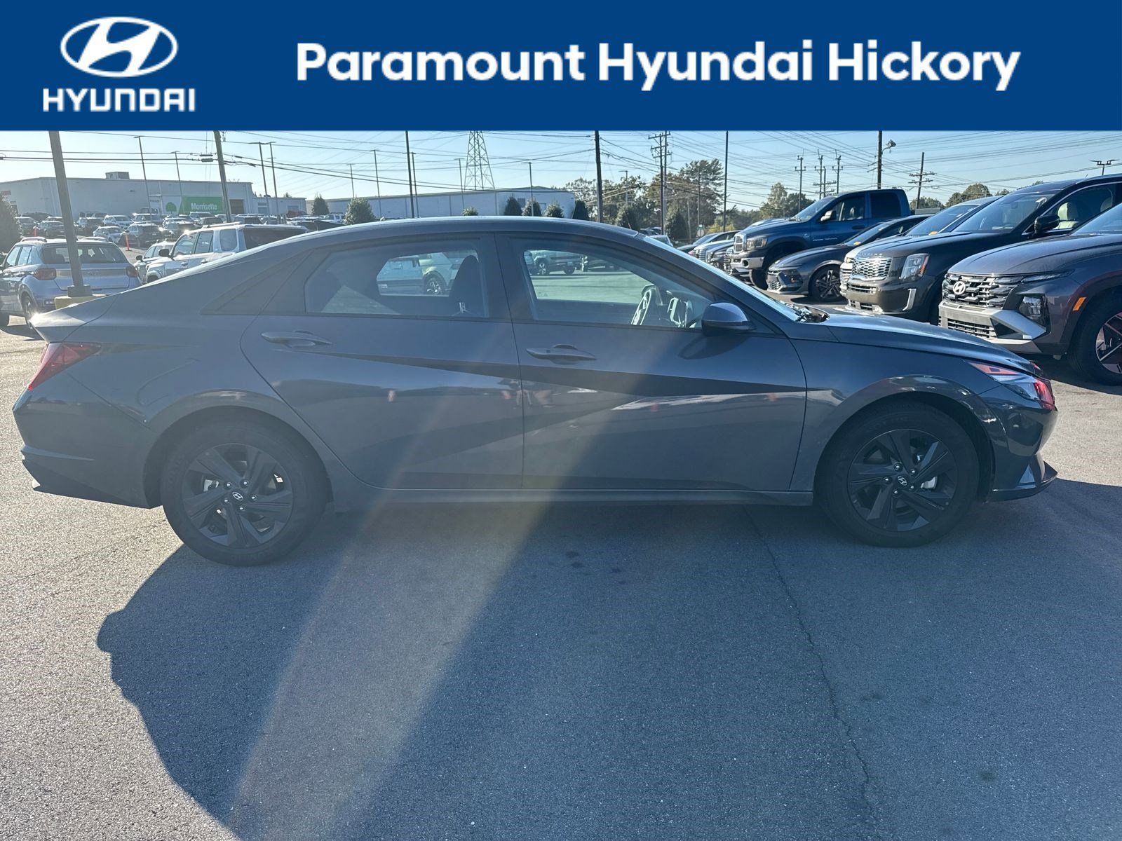2023 Hyundai Elantra Blue photo 4