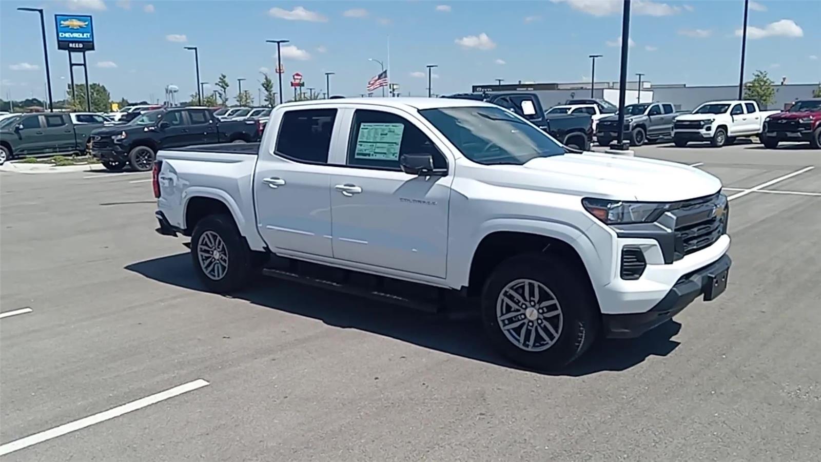 2026 Chevrolet Colorado LT photo 2