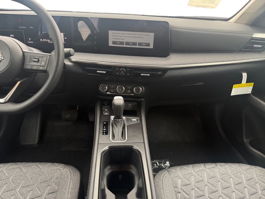 2025 Nissan Kicks SV photo 10