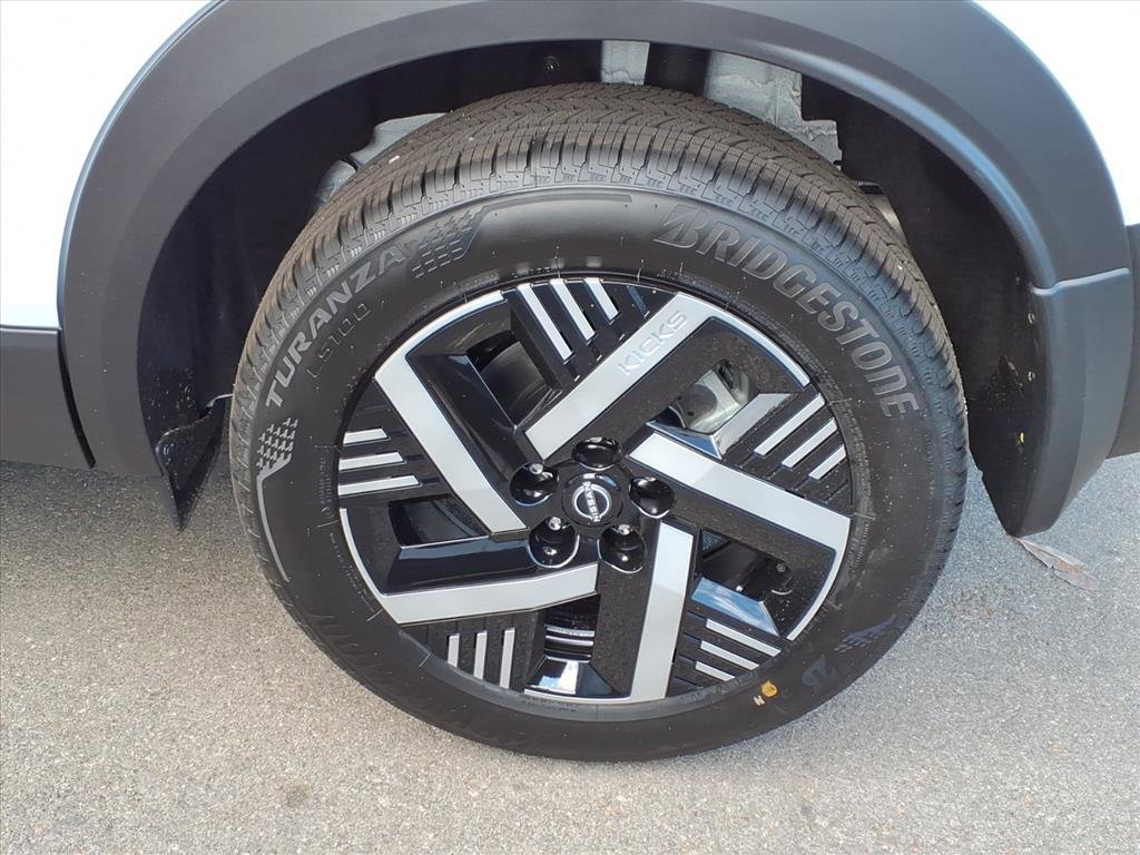 2026 Nissan Kicks SV photo 3