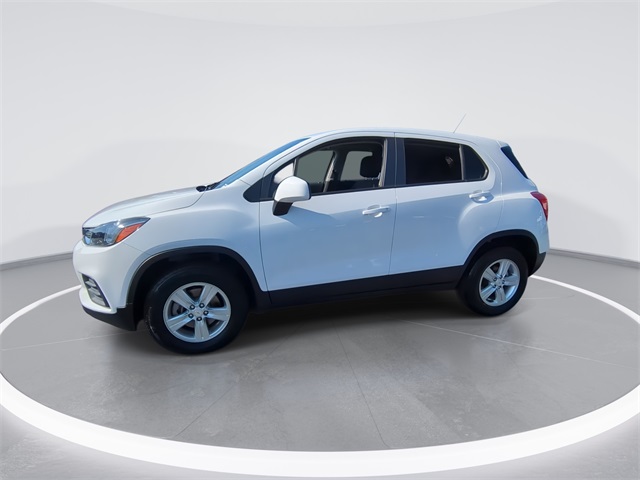 2022 Chevrolet Trax LS photo 4
