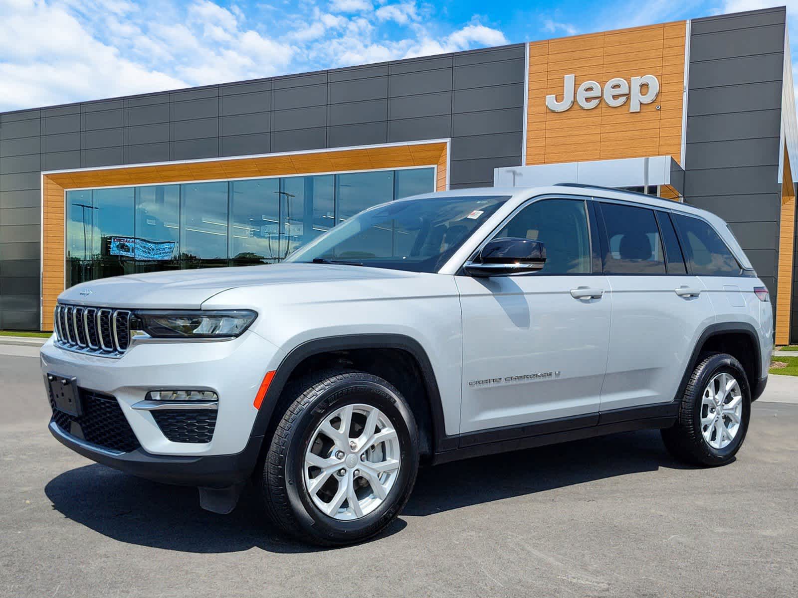 2024 Jeep Grand Cherokee Limited's photo