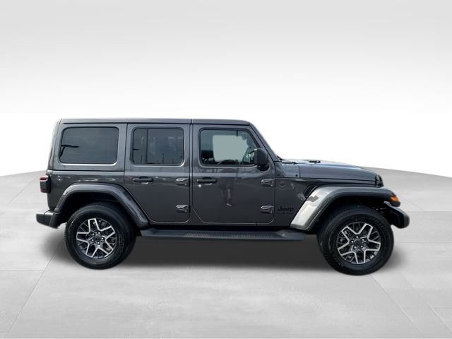 2025 Jeep Wrangler Sahara photo 3