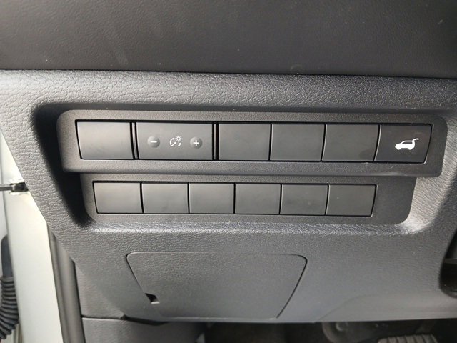 2024 Mitsubishi Outlander SE Black Edition photo 11