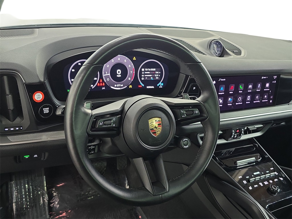 2024 Porsche Cayenne Coupe Base photo 3